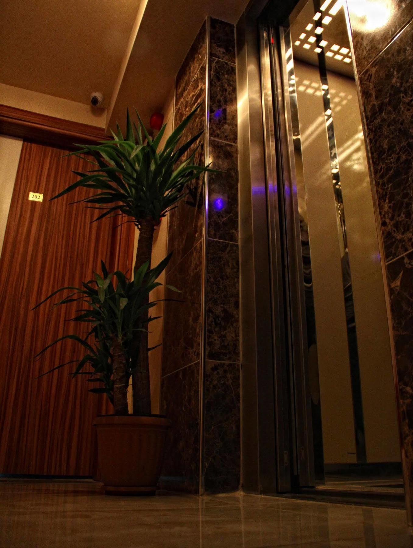 Hotel Life Room Istanbul Bagian luar foto